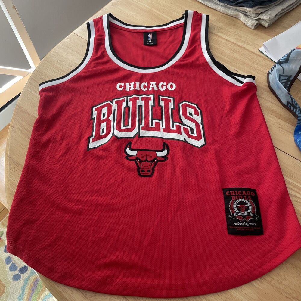 Chicago Bulls NBA Basketball Jersey Size Large Back to School clothes!